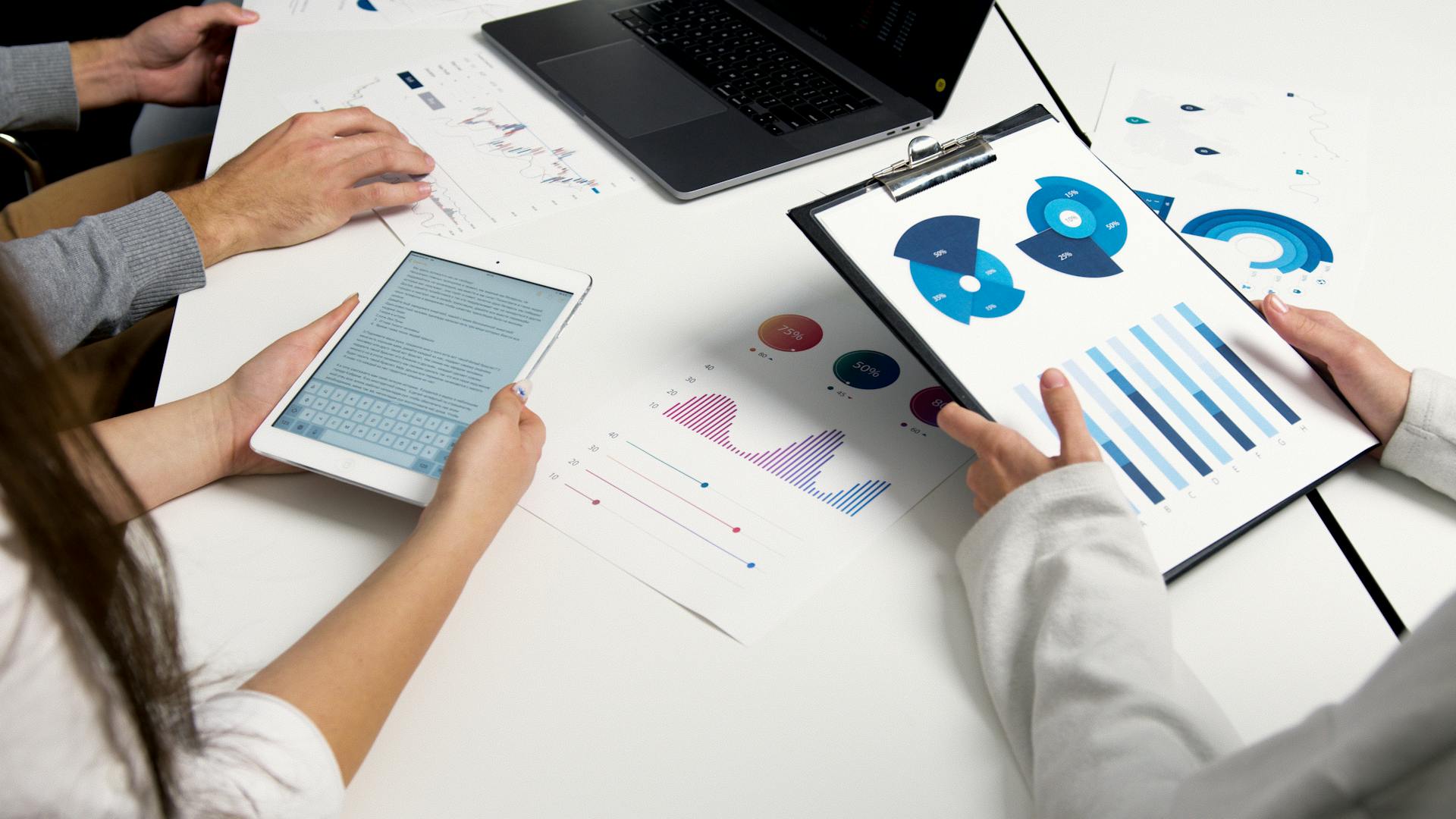 خبير إعلانات جوجل: كيف يحول البيانات والتحليلات إلى قرارات إعلانية ناجحة