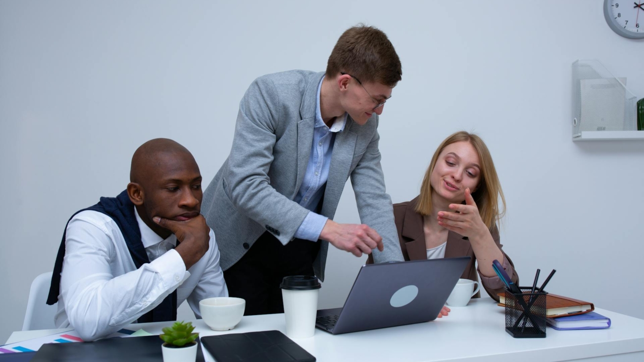 كيف أصبحت المسوق المتعدد أفضل شركة تسويق رقمي في مصر 2025